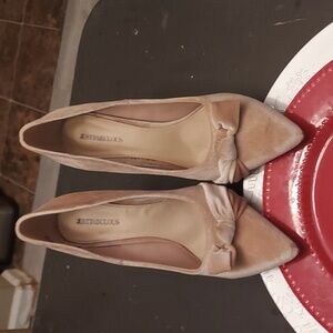 Just Fabulous pink pumps size 8.5